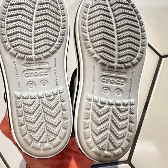 Crocs toddle shoes - Picture 3 of 4